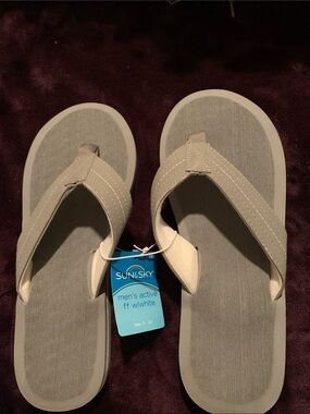 Sun and Sky Men's Flip Flops in Light Gray